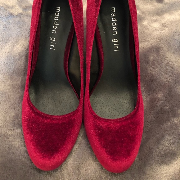 Madden Girl Velvet Heels 7.5 - Picture 2 of 4